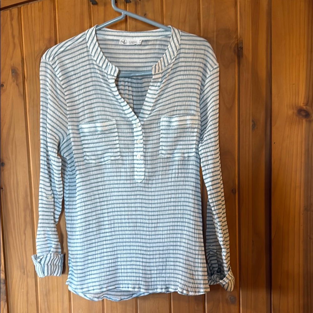 Carve Designs White and Blue Buttoned Blouse with Mandarin Collar